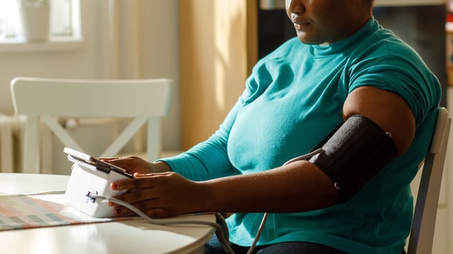 Blood pressure, blood sugar, and cholesterol are among the conditions that may impact young dementia risk, study suggests.