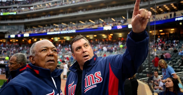 Twins greats Tony Oliva and Kent Hrbek