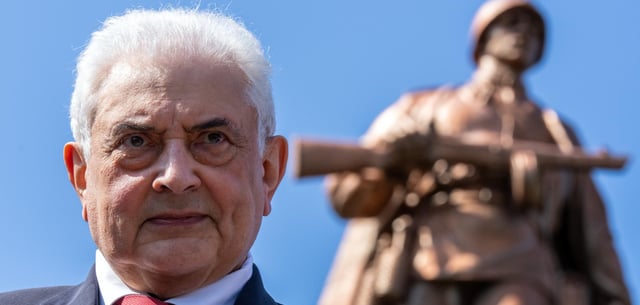 Botschafter Sergej Netschajew während einer Gedenkveranstaltung zum 80. Jahrestag der Schlacht um die Seelower Höhen am Ehrenma