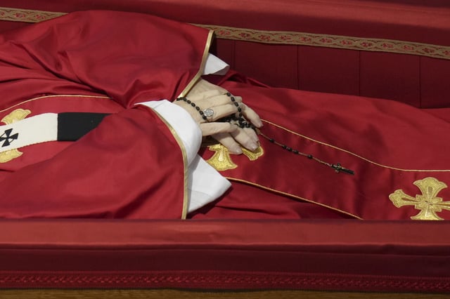 Pope Francis lies in state inside St. Peter's Basilica at the Vatican, Thursday, April 24, 2025. (AP Photo/Alessandra Tarantino)