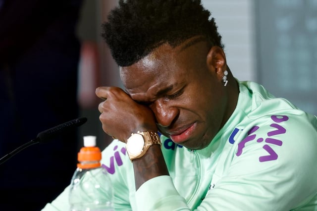 Vinicius rompe a llorar por el racismo: "Sólo quiero jugar al fútbol"
