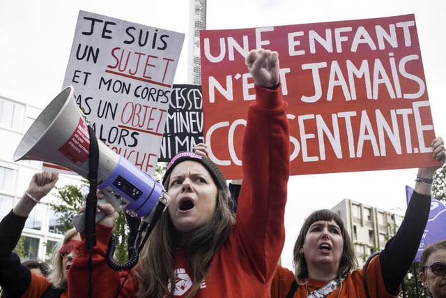 La Cour s’attarde en particulier sur la situation de vulnérabilité induite par l’âge de ces adolescentes, mais aussi leur consommation d’alcool, de cannabis, vite balayée.