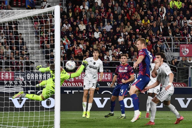 Soccer Football - Coppa Italia - Semi Final - Second Leg - Bologna v Empoli - Stadio Renato Dall'Ara, Bologna, Italy - April 24, 2025 Bologna's Thijs Dallinga scores their second goal REUTERS/Jennifer Lorenzini