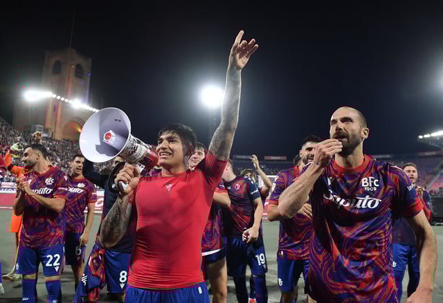 Soccer Football - Coppa Italia - Semi Final - Second Leg - Bologna v Empoli - Stadio Renato Dall'Ara, Bologna, Italy - April 24, 2025 Bologna players celebrate after the match REUTERS/Jennifer Lorenzini