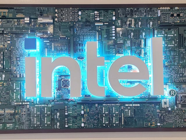 Intel logo 