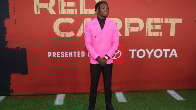Colorado Buffaloes wide receiver Travis Hunter on the red carpet before the 2025 NFL Draft at Lambeau Field. Mandatory Credit: Kirby Lee-Imagn Images