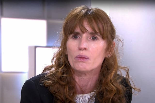 Hélène Perlant sur le plateau de C à vous.