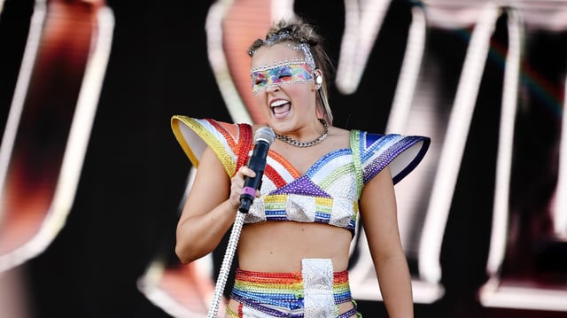 JoJo Siwa is among those impacted by the LA wildfires. (Chelsea Guglielmino/WireImage via Getty Images)