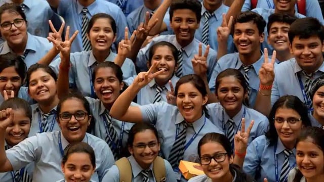 UPMSP Results 2025: Yash Pratap Singh of RKD Inter College, Jalaun topped the high school examination with 97.83%. Whereas Mahak Jaiswal of Bacharam Yadav Inter College, Prayagraj topped the Intermediate examination with 97.20%. (Representational image/HT file)