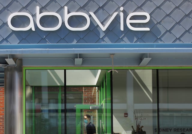 A sign stands outside a Abbvie facility in Cambridge, Massachusetts, U.S., May 20, 2021.    REUTERS/Brian Snyder/File Photo