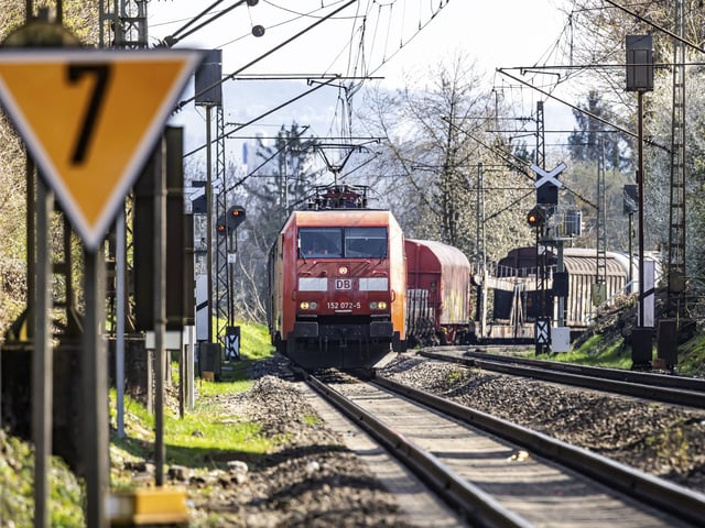 Der Journalist Arno Luik gilt als Deutschlands bekanntester Bahnkritiker. Die Neubaustrecke Wendlingen-Ulm sorgt bei ihm für Unverständnis.