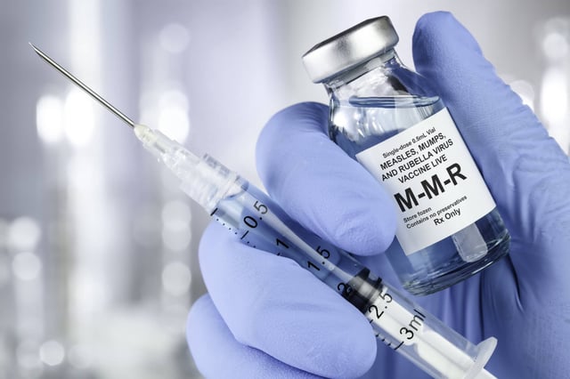 Small drug vial with MMR vaccine. (© Leigh Prather - stock.adobe.com)