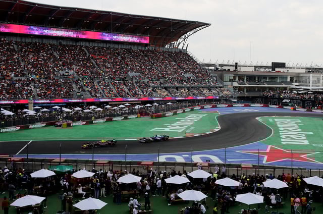 Formula One F1 - Mexico City Grand Prix - Autodromo Hermanos Rodriguez, Mexico City, Mexico - October 27, 2024 General view of Red Bull's Sergio Perez and RB's Liam Lawson in action during the race REUTERS/Henry Romero/File Photo