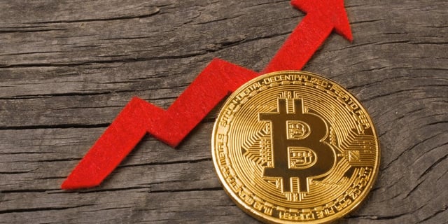 ARK Invest bitcoin Breaking Push BTC Cathie Wood bitcoin price prediction