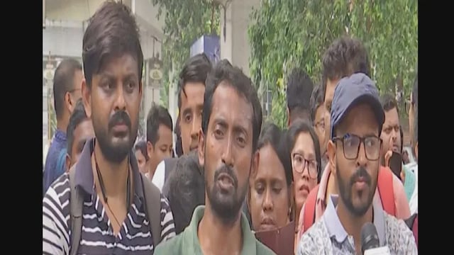Job losers shift spot of agitation, announces future course of protests (photo:IANS)
