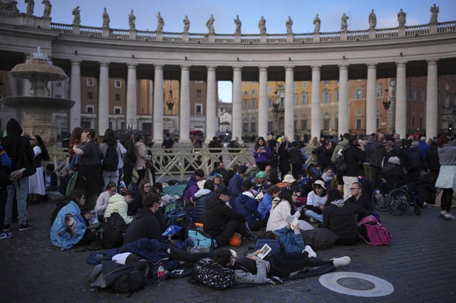 Las imágenes de la plaza de San Pedro antes del inicio del funeral del Papa.