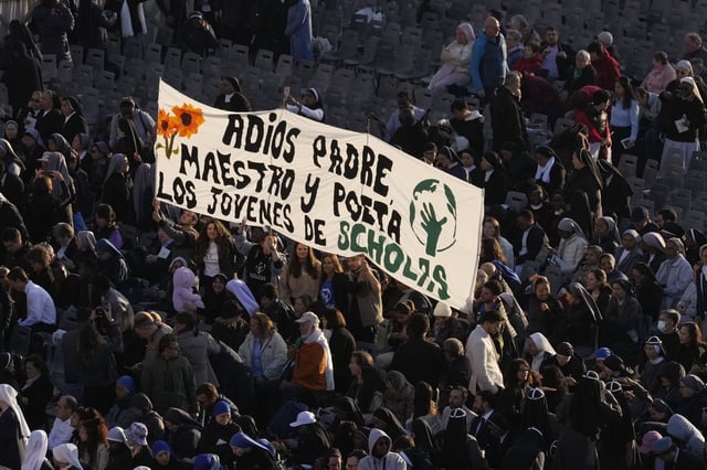 Las imágenes de la plaza de San Pedro antes del inicio del funeral del Papa.