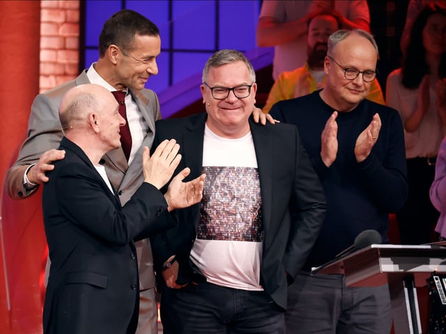 Elton bricht bei seinem "Wer weiß denn sowas?"-Abschied in Tränen aus.