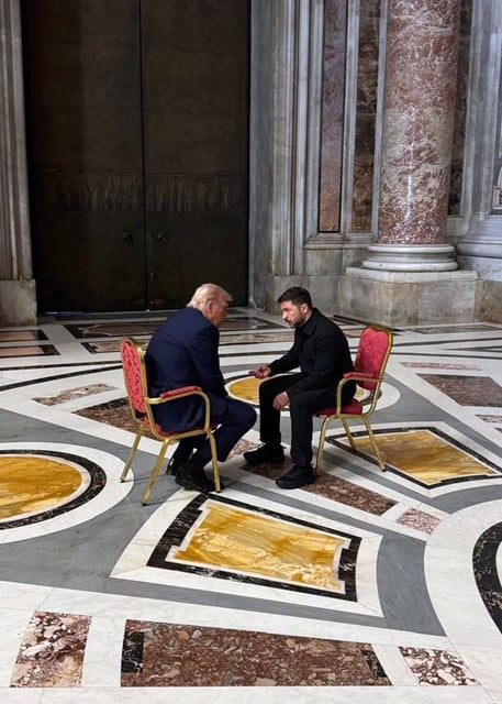 Trump et Zelensky samedi au Vatican.
