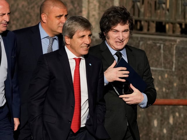 Luis Caputo y Javier Milei.