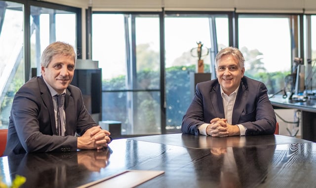Luis Caputo y Martín Llaryora en el Centro Cívico (Prensa Gobierno de Córdoba).