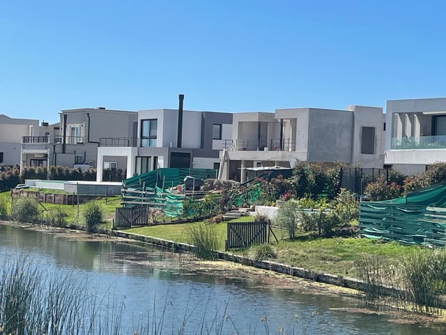 Los nuevos créditos otorgan hasta $100 millones para construir una vivienda o comprar un terreno, incluso en un barrio cerrado