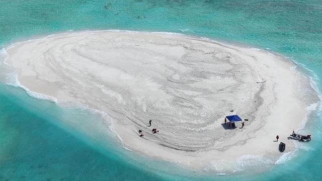 Philippines and China both claim the Sandy Clay reef in the South China Sea