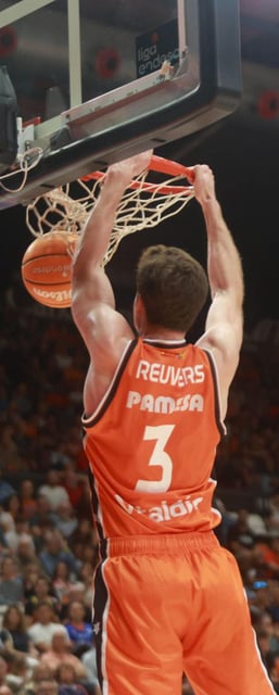 Mate de Reuvers en La Fonteta. | EDU RIPOLL