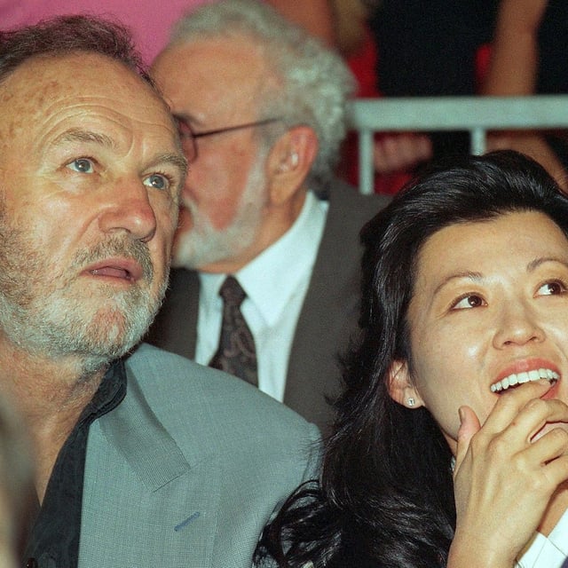 Der Schauspieler Gene Hackman mit seiner Frau Betsy Arakawa im Juni 1993.