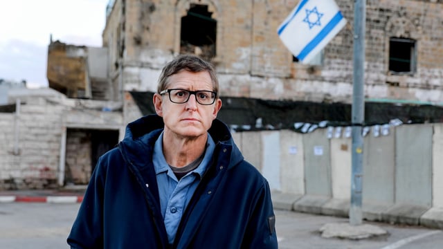 Louis Theroux in The Settlers