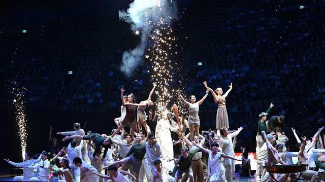 Showteam vom Feuerwerk der Turnkunst mit der Show GAIA 