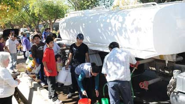 Aysam aseguró que mientras repara el acueducto seguirá enviando agua en camiones cisterna para vecinos de Ciudad y Luján