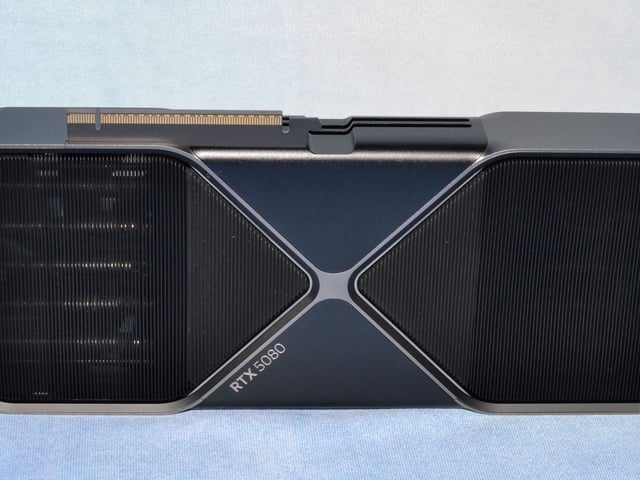 Nvidia GeForce RTX 5080 Founders Edition card photos and unboxing