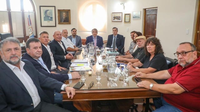 Paritarias. Gremios estatales y funcionarios comienzan las reuniones para definir aumentos salariales.