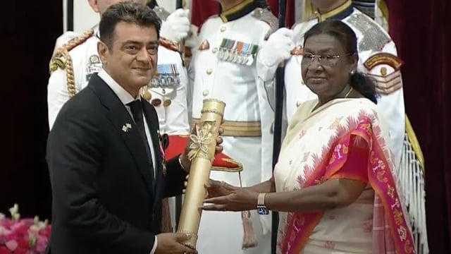 Ajith Kumar receiving his Padma Bhushan from President Droupadi Murmu.