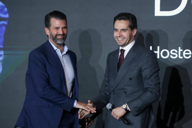 Nexo Co-Founder Antoni Trenchev and Donald Trump Jr. shake hands (Nexo)