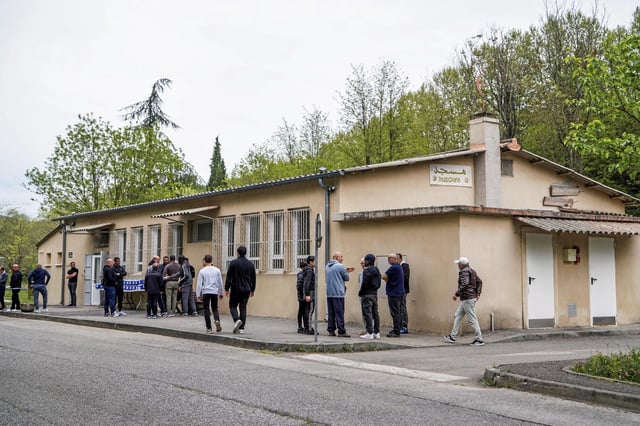 La procureure de Nimes a annoncé lundi 28 avril 2025 l’ouverture d’une information pour meurtre avec préméditation en raison de la religion après la mort d’Aboubakar dans la mosquée d’Alès (Gard).