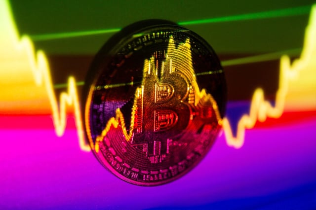 Bitcoin outpaces the stock market following Trump&#39;s 90-day pause on his sweeping tariff plan.