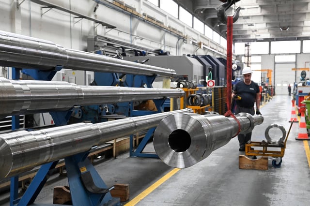 Dans l'usine d'armement KNDS à Bourges (Cher), le 21 mars 2025.