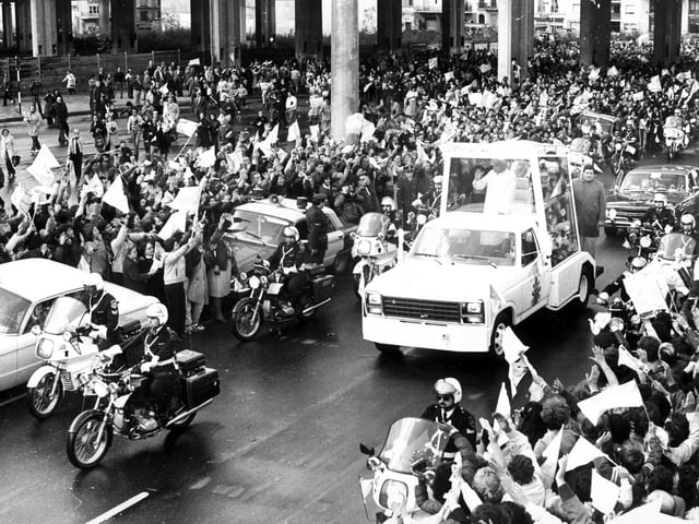 Papa Juan Pablo II en Argentina, año 1982. Foto: Archivo Clarín