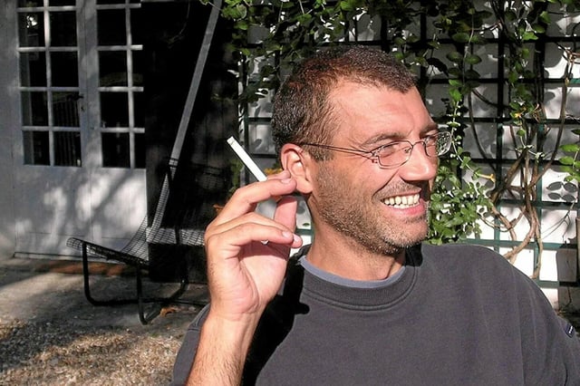 Xavier Dupont de Ligonnès est soupçonné du meurtre de sa femme et de ses quatre enfants. Recherché, il est en fuite depuis 14 ans.
