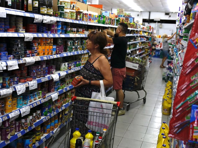 La inflación de diciembre fue del 2 7% y el 2024 cerró con 117 8% según INDEC. 14 enero 2025 en Buenos Aires Argentina. FOTO Francisco Loureiro - FTP CLARIN _MG_6426.JPG Z Invitado    precios gondolas supermercados verdulerias