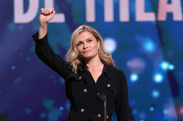 Marina Hands, molière de la meilleure actrice d'une pièce jouée dans un théâtre public pour son rôle dans  «le Soulier de satin». Pour ce spectacle Eric Ruf, a également reçu le molière du meilleur metteur en scène. 