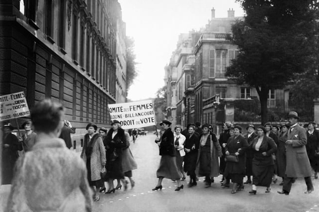Près de 80 ans après le premier vote des Françaises le 29 avril 1945, les femmes restent privées d’urnes dans plusieurs pays.