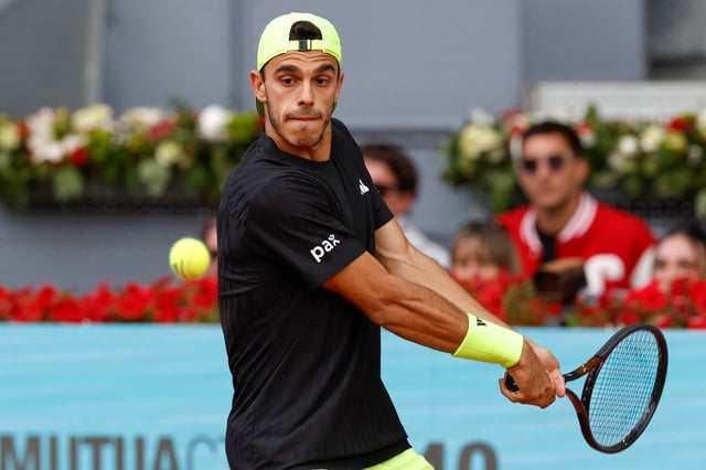 El porteño Francisco Cerúndolo venció al alemán Alexander Zverev, 2° del mundo, y avanzó a los cuartos de final del Masters 1000 de Madrid