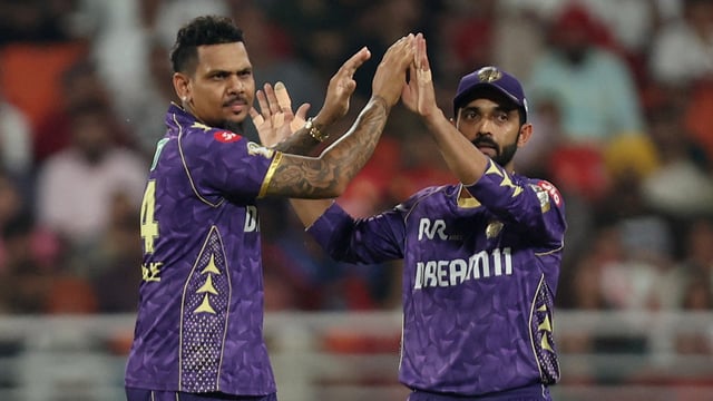 Kolkata Knight Riders' Sunil Narine celebrates with Ajinkya Rahane 