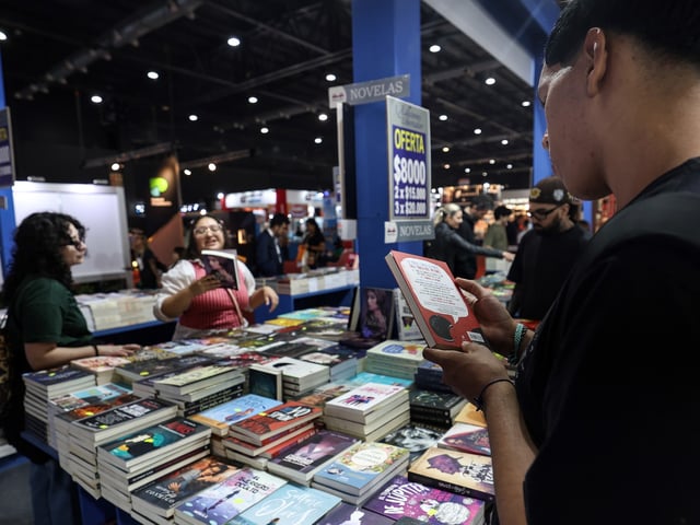 Miles de personas ya pasaron por La Rural para vivir de cerca la fiesta literaria más grande del país. Foto: EFE