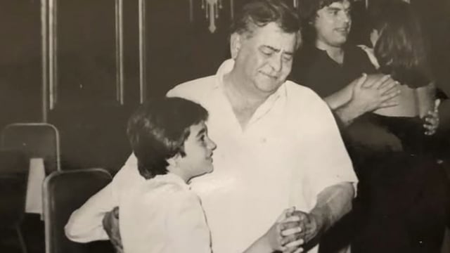 Karisma Kapoor shares a picture with her grandfather Raj Kapoor. 