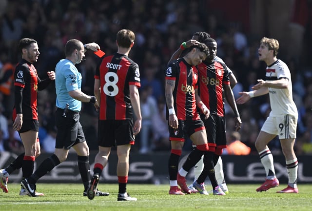 Soccer Football - Premier League - AFC Bournemouth v Manchester United - Vitality Stadium, Bournemouth, Britain - April 27, 2025 AFC Bournemouth's Evanilson is shown a red card by referee Peter Bankes REUTERS/Tony O Brien