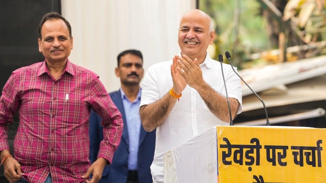 At the time of the project, Manish Sisodia was the deputy chief minister of Delhi, and Satyendar Jain (left) was the PWD minister.